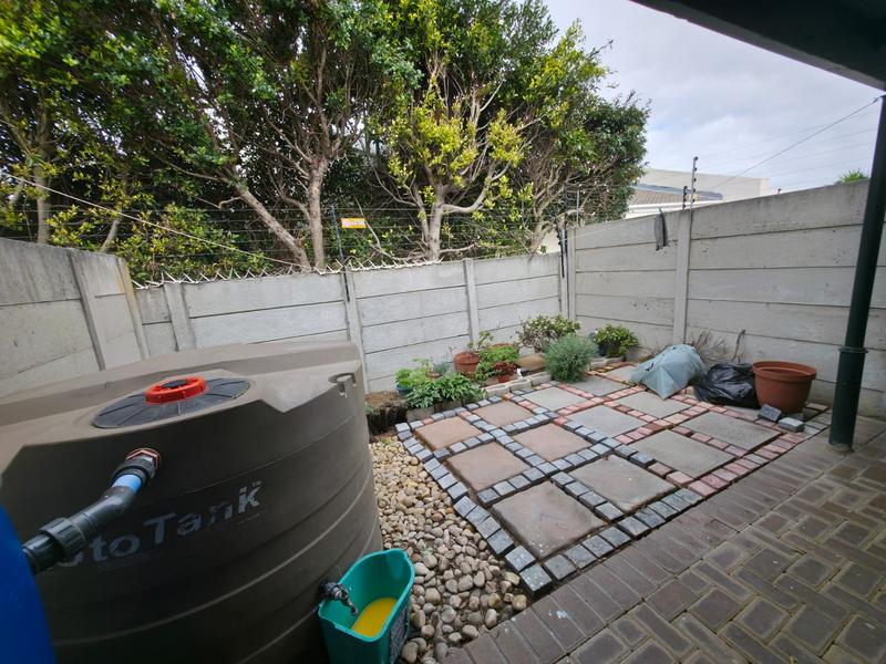 2 Bedroom Property for Sale in Parklands Western Cape